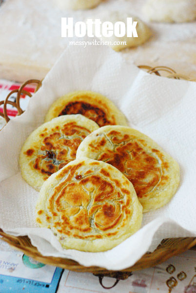 Hotteok (Hoddeok) – Sweet Korean Pancake